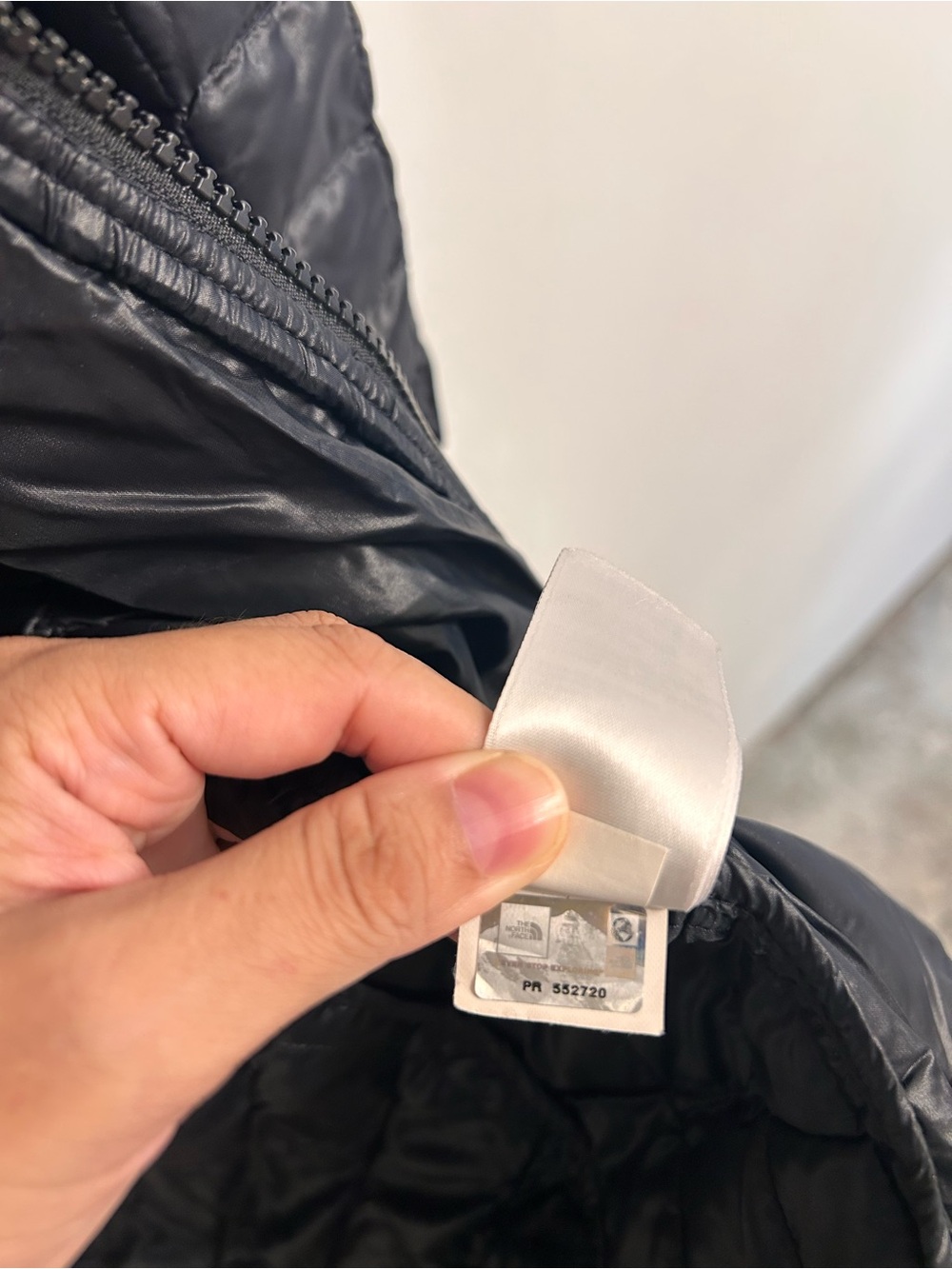 The North Face Black Quilted Hooded Puffer Coat - Picture 8 of 9